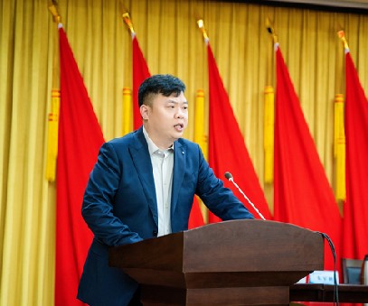 洛陽(yáng)開元集團(tuán)董事長(zhǎng)許明月當(dāng)選為洛陽(yáng)民建企業(yè)家協(xié)會(huì)第一屆會(huì)長(zhǎng)